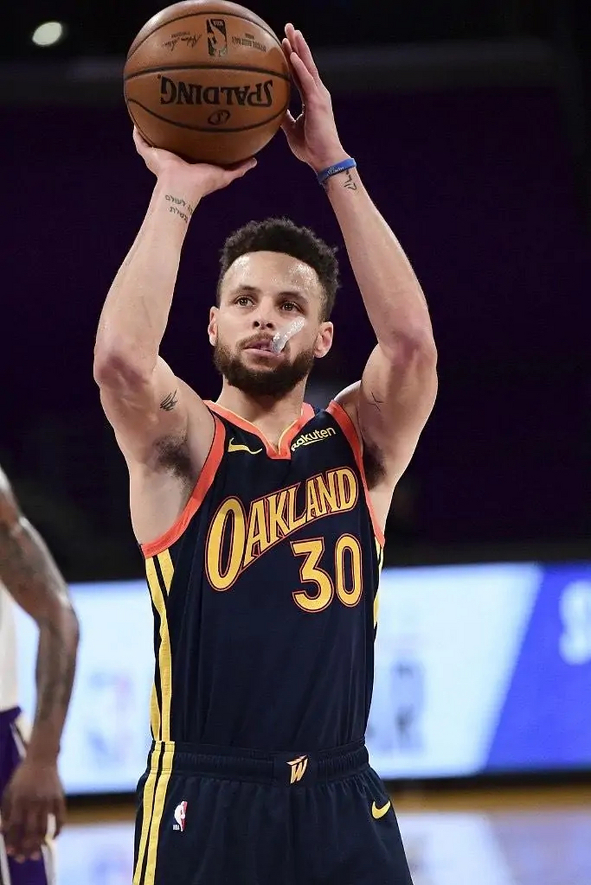 冲刺阶段多特蒙德调整名单以备NBA常规赛，手感冰凉环节打磨，目标明确，赛程密集仍需轮换(马姆洛迪日落vs多特蒙德)-华体会网址