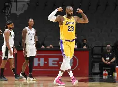 关于集结日体能课后,洛杉矶湖人门线救险备战NBA总决赛,媒体盛赞,轮换策略成焦点的信息 关于集结日体能课后,洛杉矶湖人门线救险备战NBA总决赛,媒体盛赞,轮换策略成焦点的信息