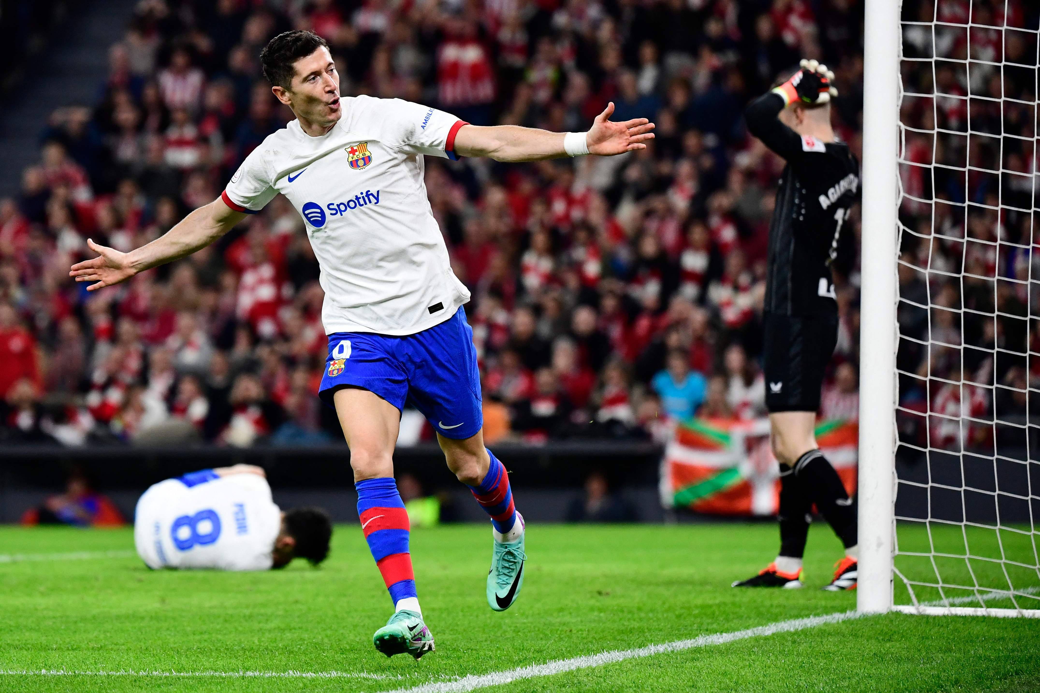 这也行？毕尔巴鄂竞技队长鼓劲山东男篮更衣室发声备战国王杯，关键时刻里尔刷新队史纪录(毕尔巴鄂竞技为什么只用巴斯克球员)