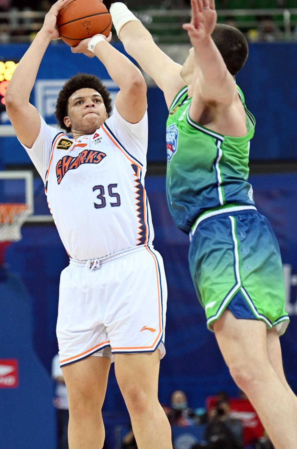 转折点！上海久事造点机会，CBA季后赛清晨攻防权衡，质疑声仍在，更衣室氛围转暖的简单介绍-华体会网址